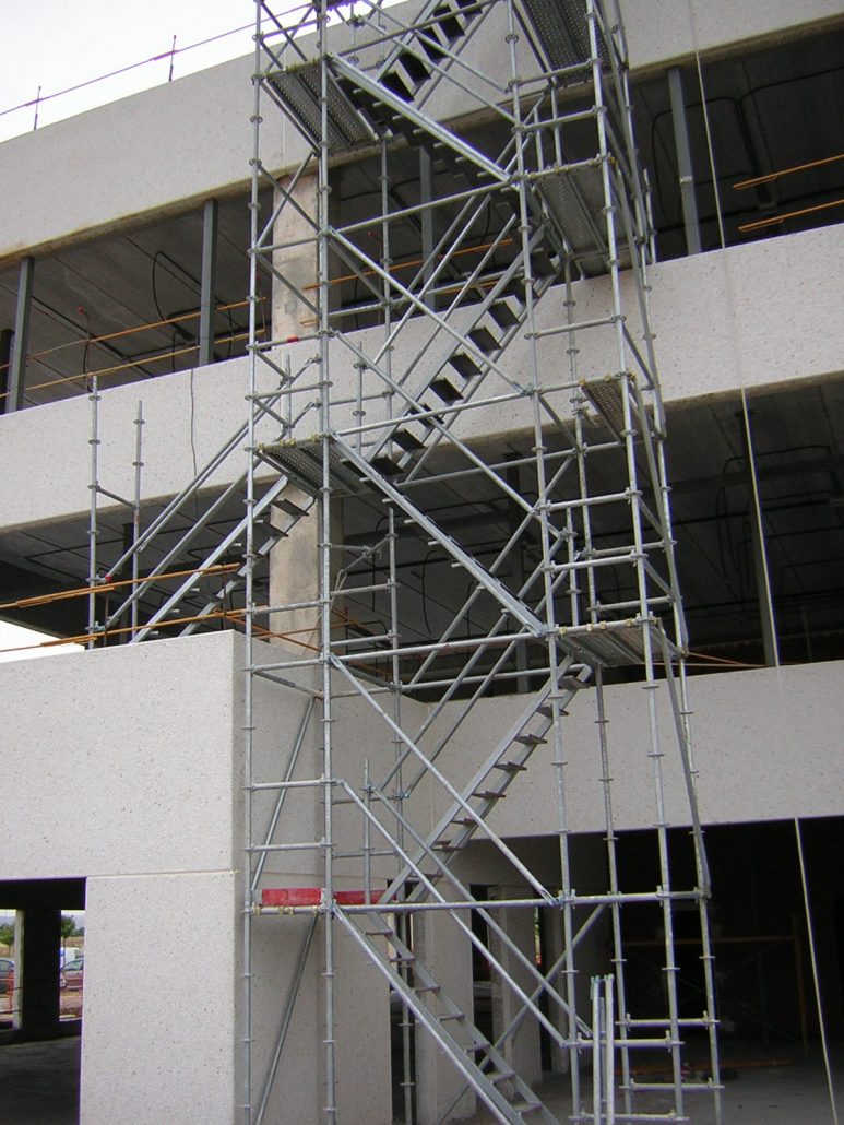 Escaleras de Andamios - Grupomaq Perú