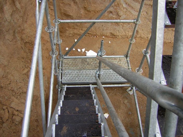 escalera de acceso andamio
